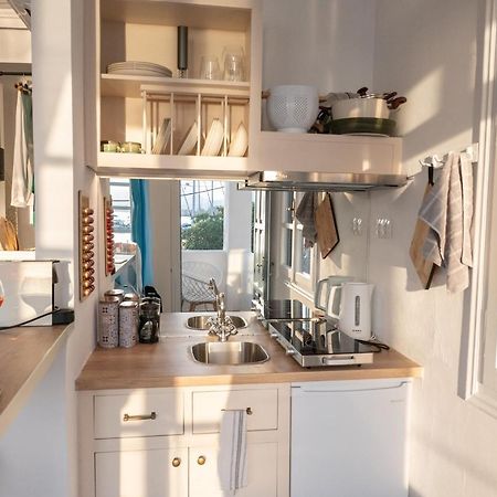 The White Rose Apartment Poros Town Buitenkant foto